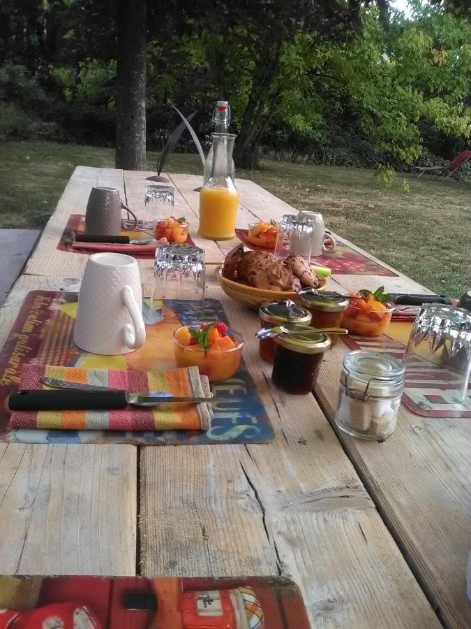 Chambre D'Hotes Des P'Tits Bonheurs Dosches Dış mekan fotoğraf